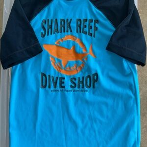 Boys Gymboree Bright Blue Seim shirt w shark graphic sz 8
